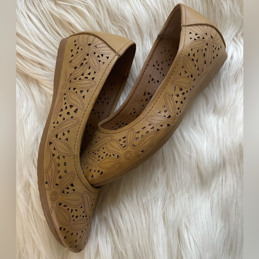 Baretraps Mariah Flat in Light Brown Caramel